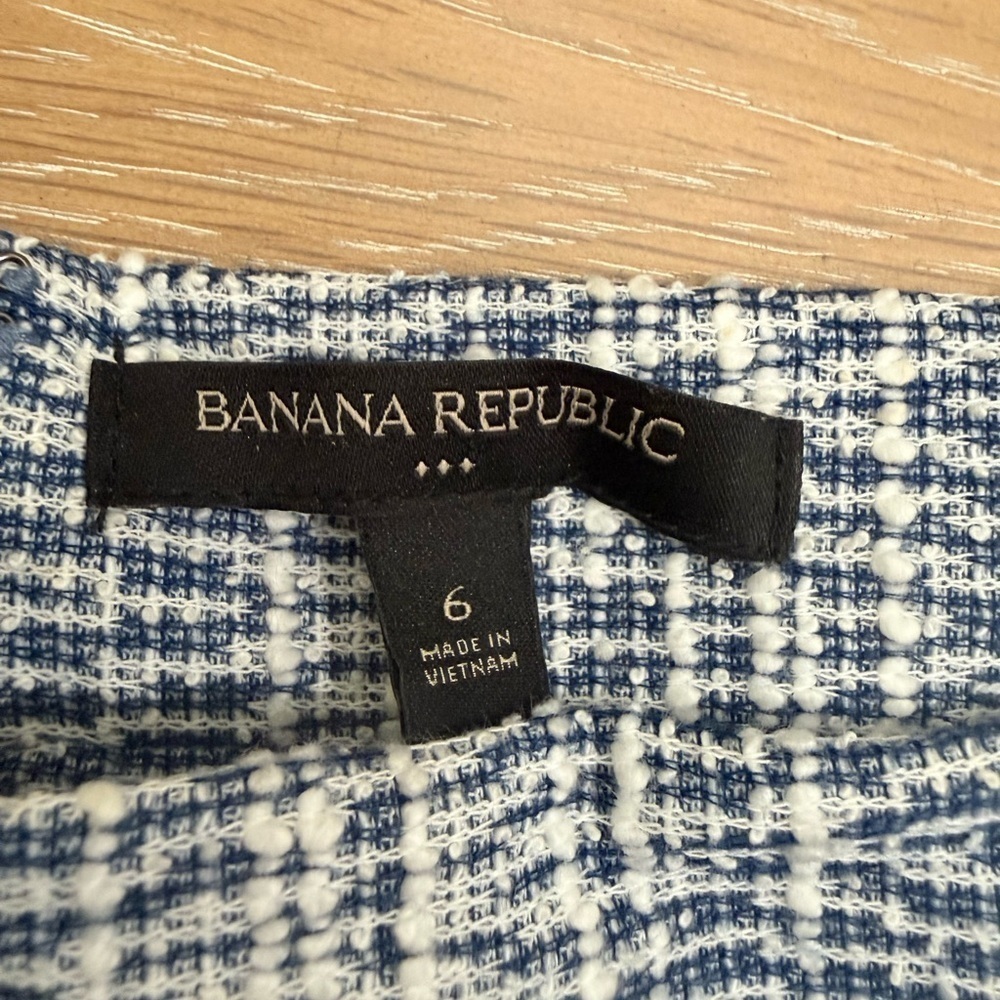Banana Republic Blue and White Textured Mini Skirt - Picture 6 of 6